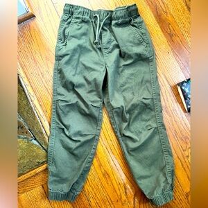 EUC Boys H&M Pantalon Jogger pant in Dark Green. Size 6.